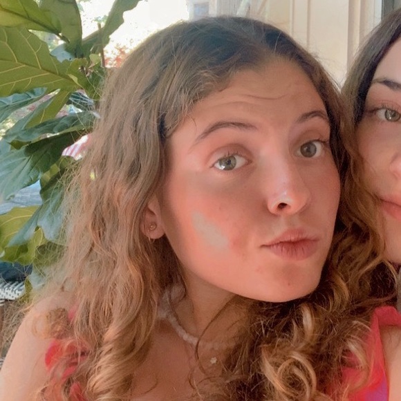 Meet your Posher, Valentina - Picture 4 of 5